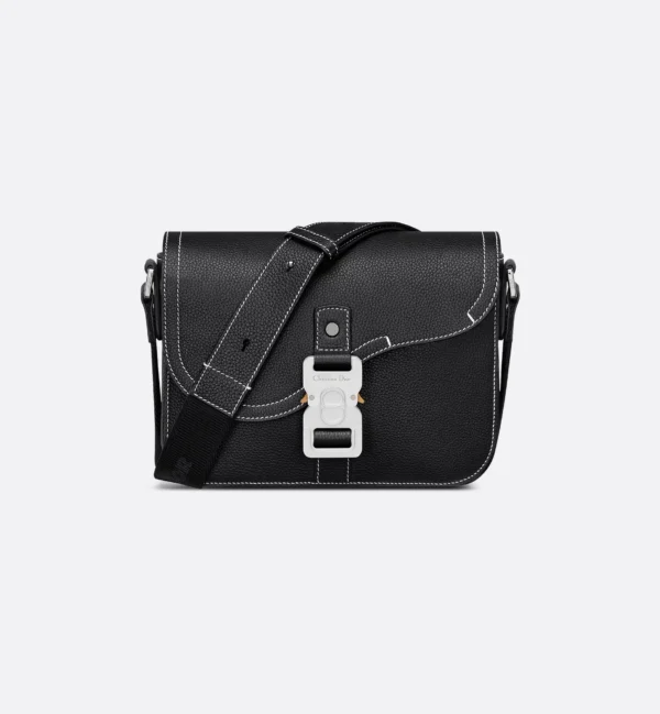 1ADPO049YKKH00N_E01 SAC MESSENGER DIOR A RABAT SADDLE SMALL EN CUIR DE VEAU GRAINE NOIR