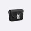 1ADPO049YKKH00N_E03 SAC MESSENGER DIOR A RABAT SADDLE SMALL EN CUIR DE VEAU GRAINE NOIR