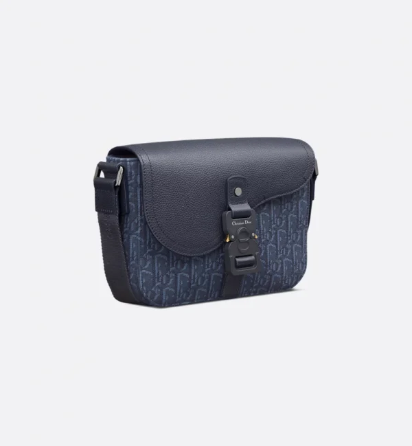SAC MESSENGER A RABAT SADDLE SMALL EN BLEU MARINE
