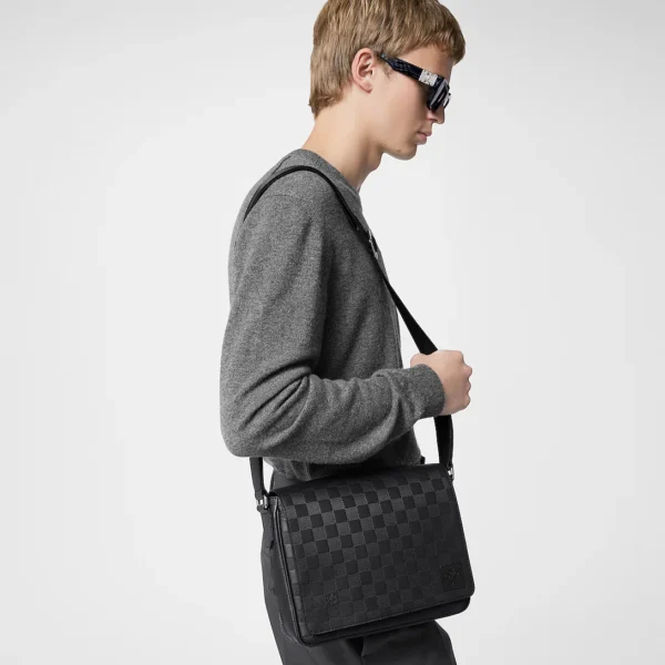 SAC DISTRICT PM EN CUIR DAMIER INFINI